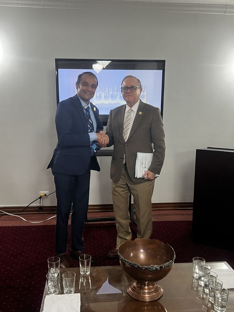 Universidad La Gran Colombia leadership and the delegation
